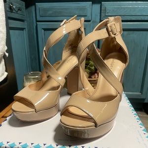 Women’s beige high heels 8 1/2